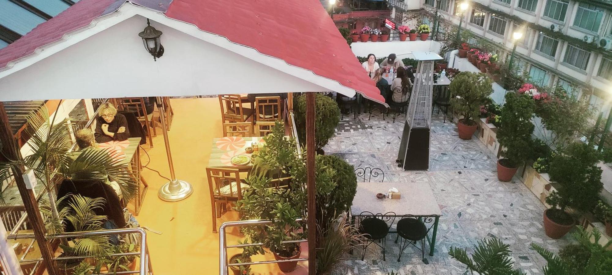 Hotel Nepalaya Катманду Екстер'єр фото