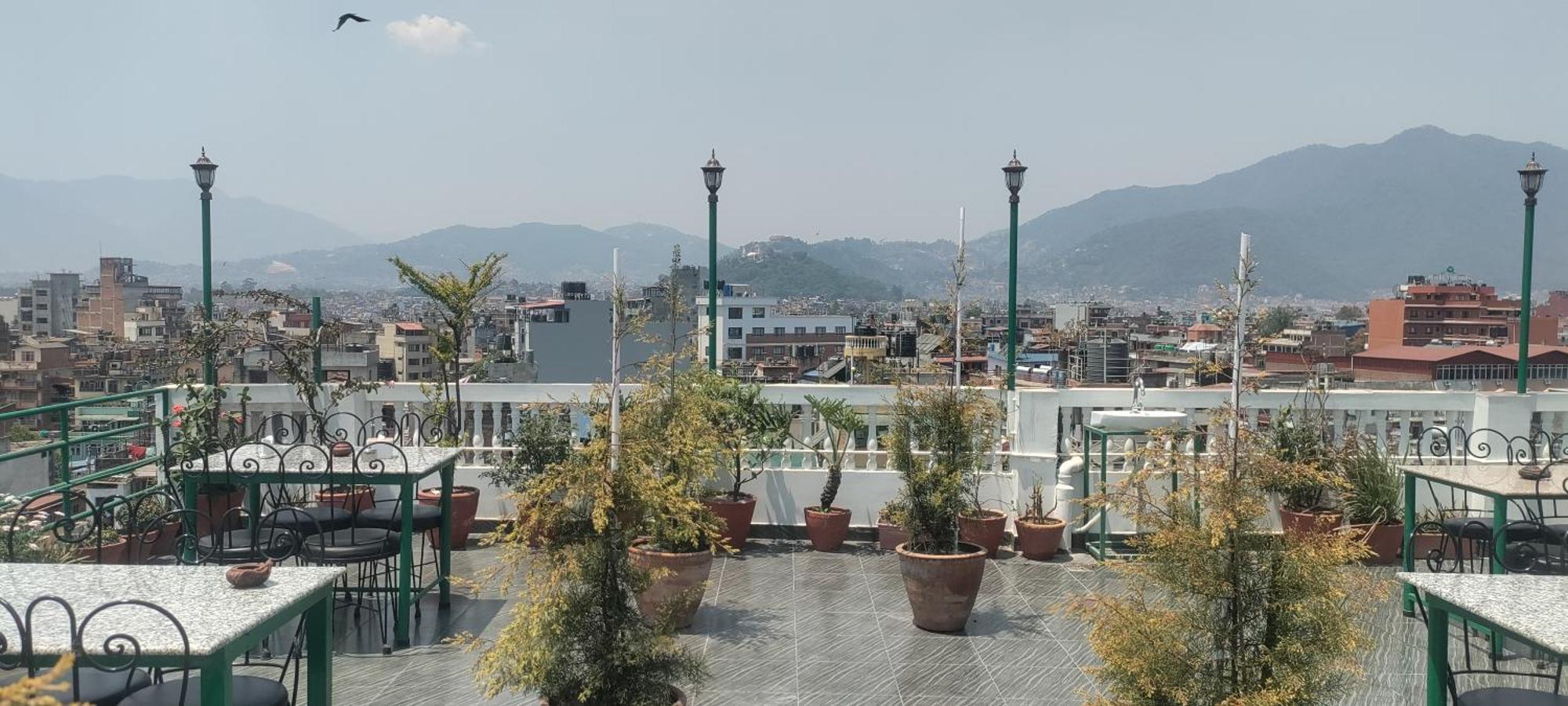 Hotel Nepalaya Катманду Екстер'єр фото