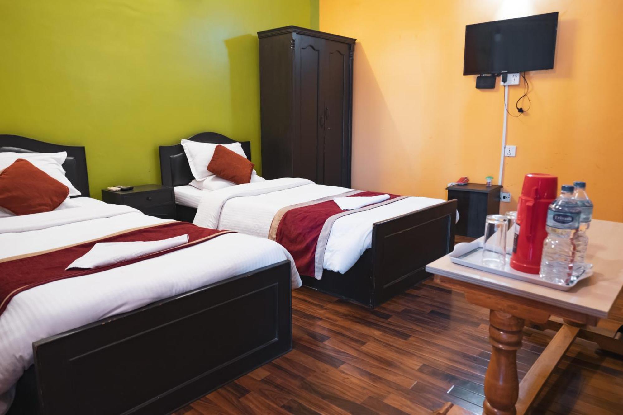 Hotel Nepalaya Катманду Екстер'єр фото