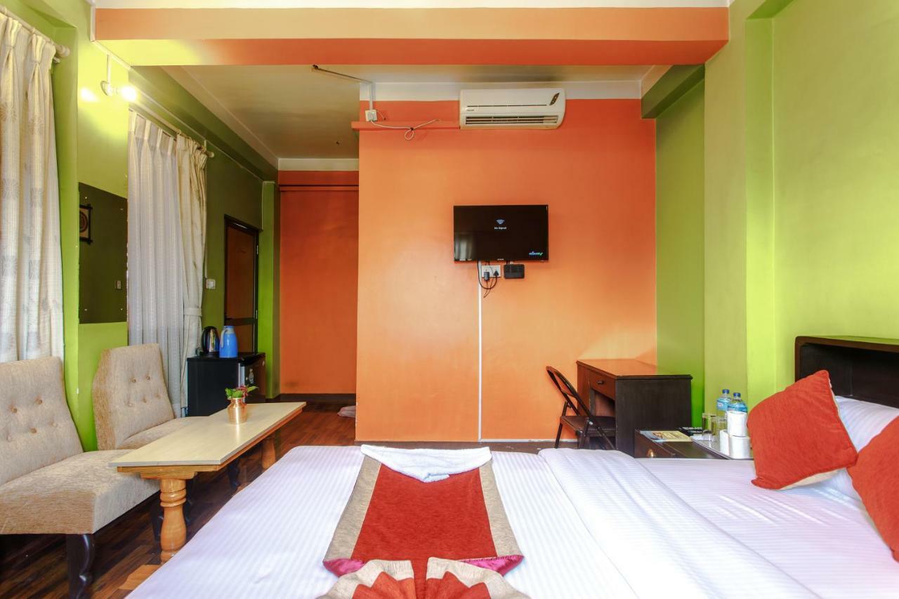 Hotel Nepalaya Катманду Екстер'єр фото